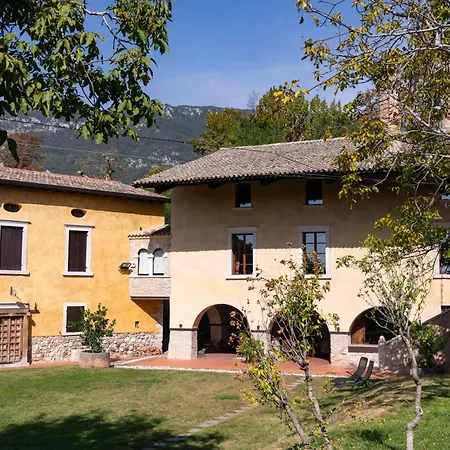 Casa Dei Camini Venetian * Caprino Veronese